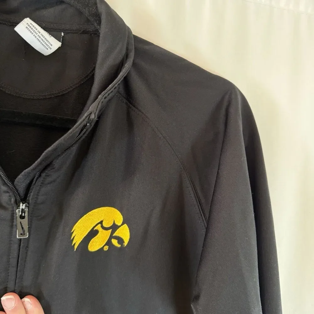 Nike Iowa Hawkeyes Jacket Boys Large Black Yellow Long Sleeve Full Zip